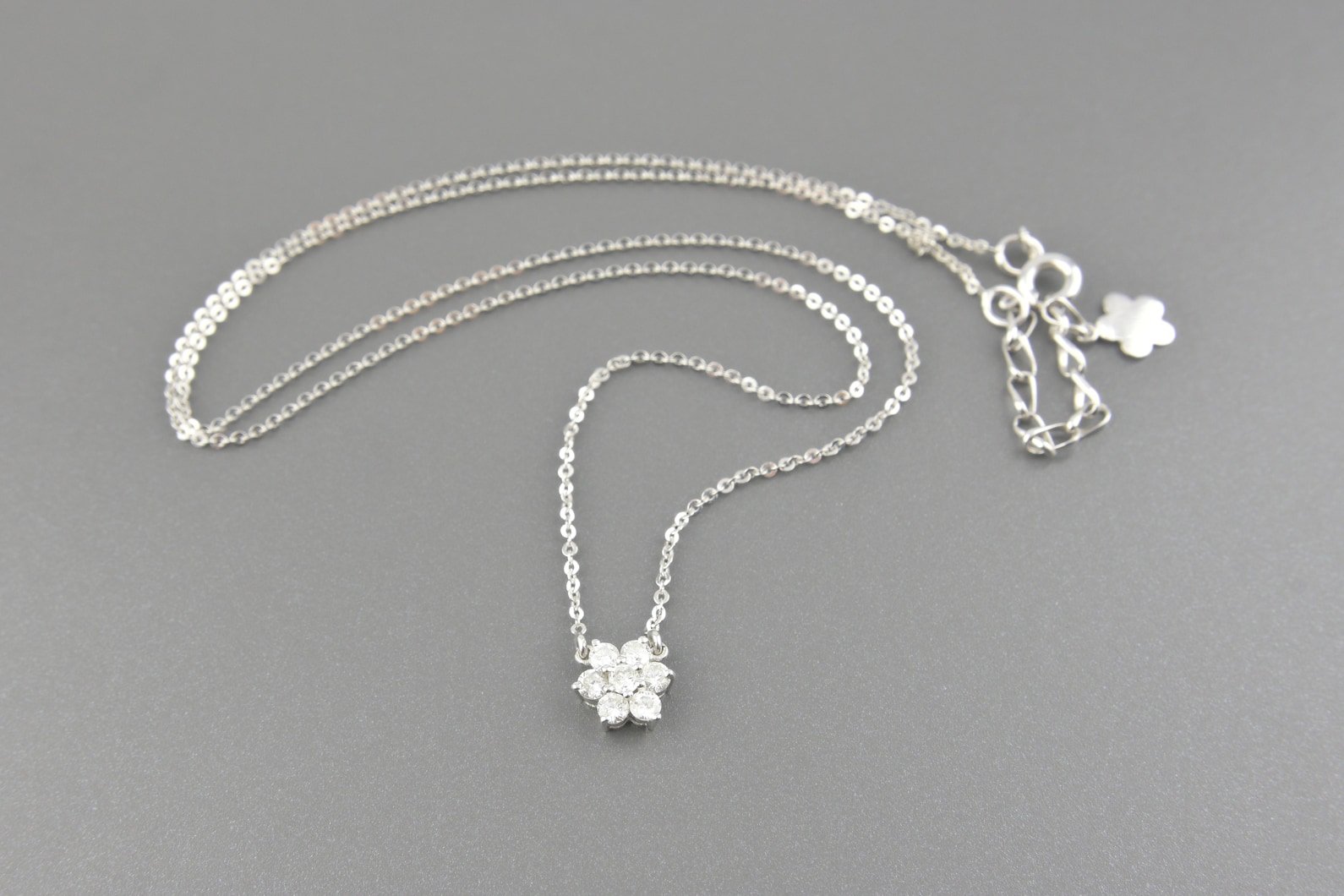 Colar em Ouro Branco 18k com Aprox. 21pts de Brilhantes