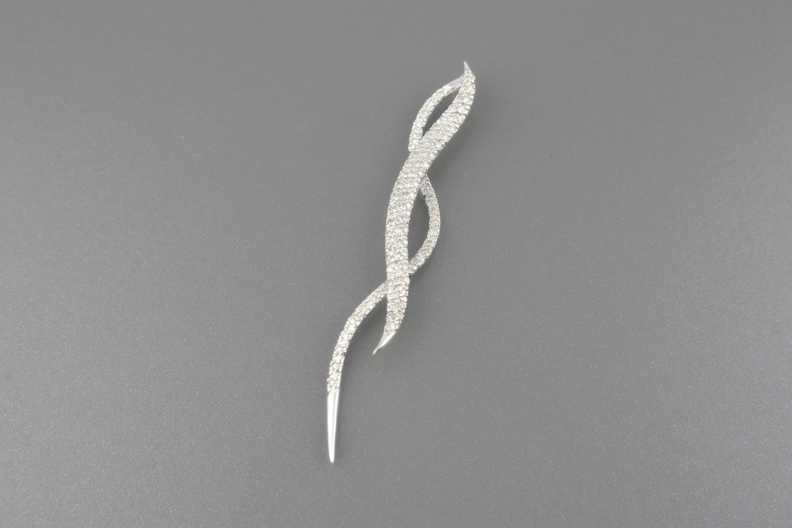 Pingente em Ouro Branco 18k com Aprox. Aprox. 50pts de Brilhantes