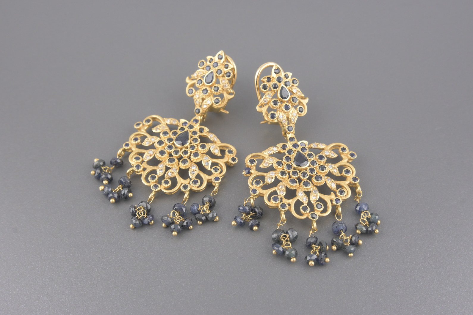 Brincos em Ouro Amarelo 18k Com Safiras e Brilhantes