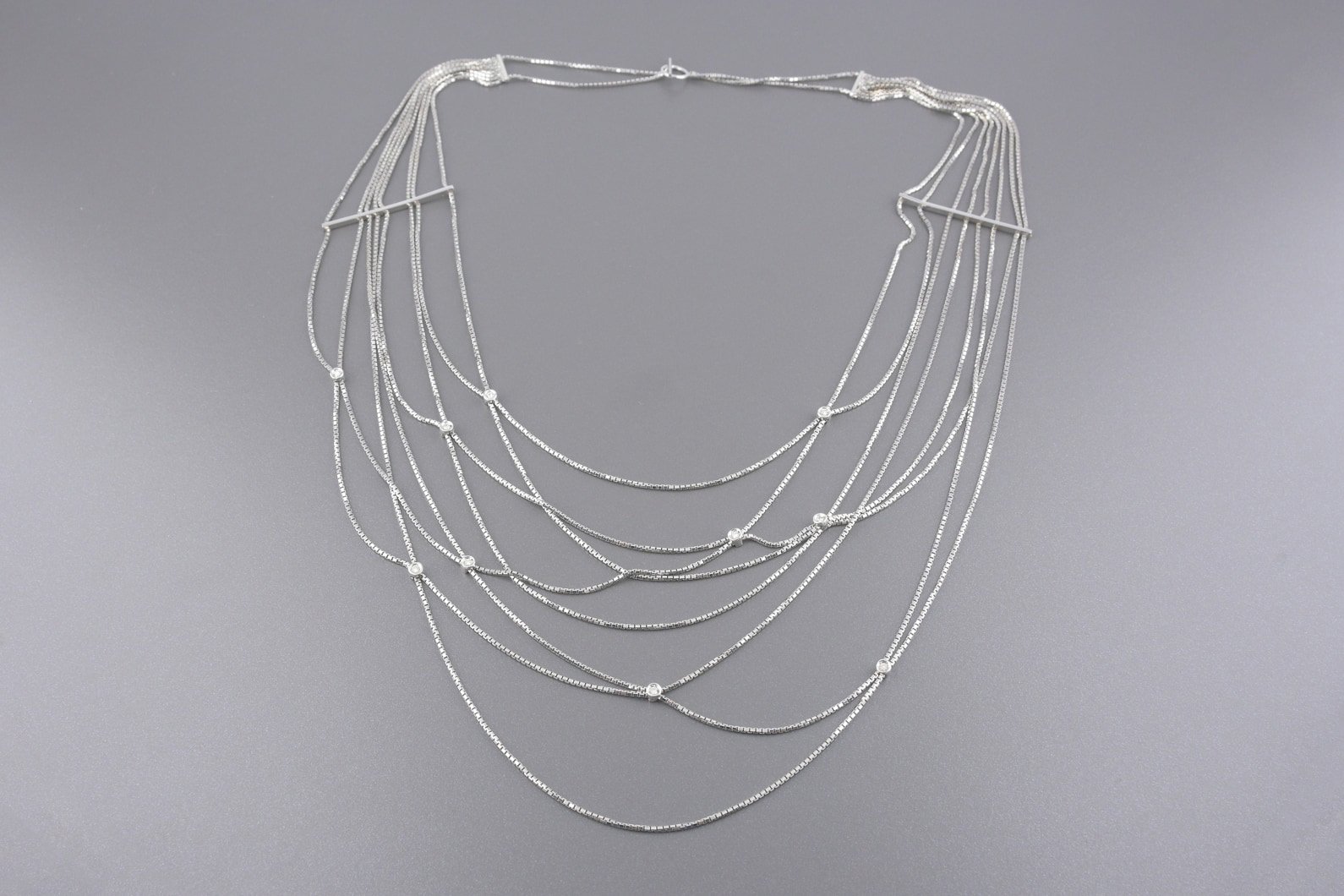 Colar em Ouro Branco 18k com Aprox. 10pts de Brilhantes