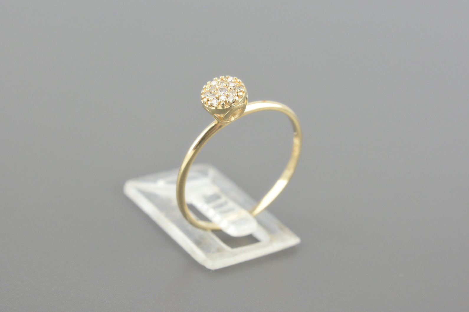Anel Pave em Ouro Amarelo 18k com Aprox. 7pts de Brilhantes
