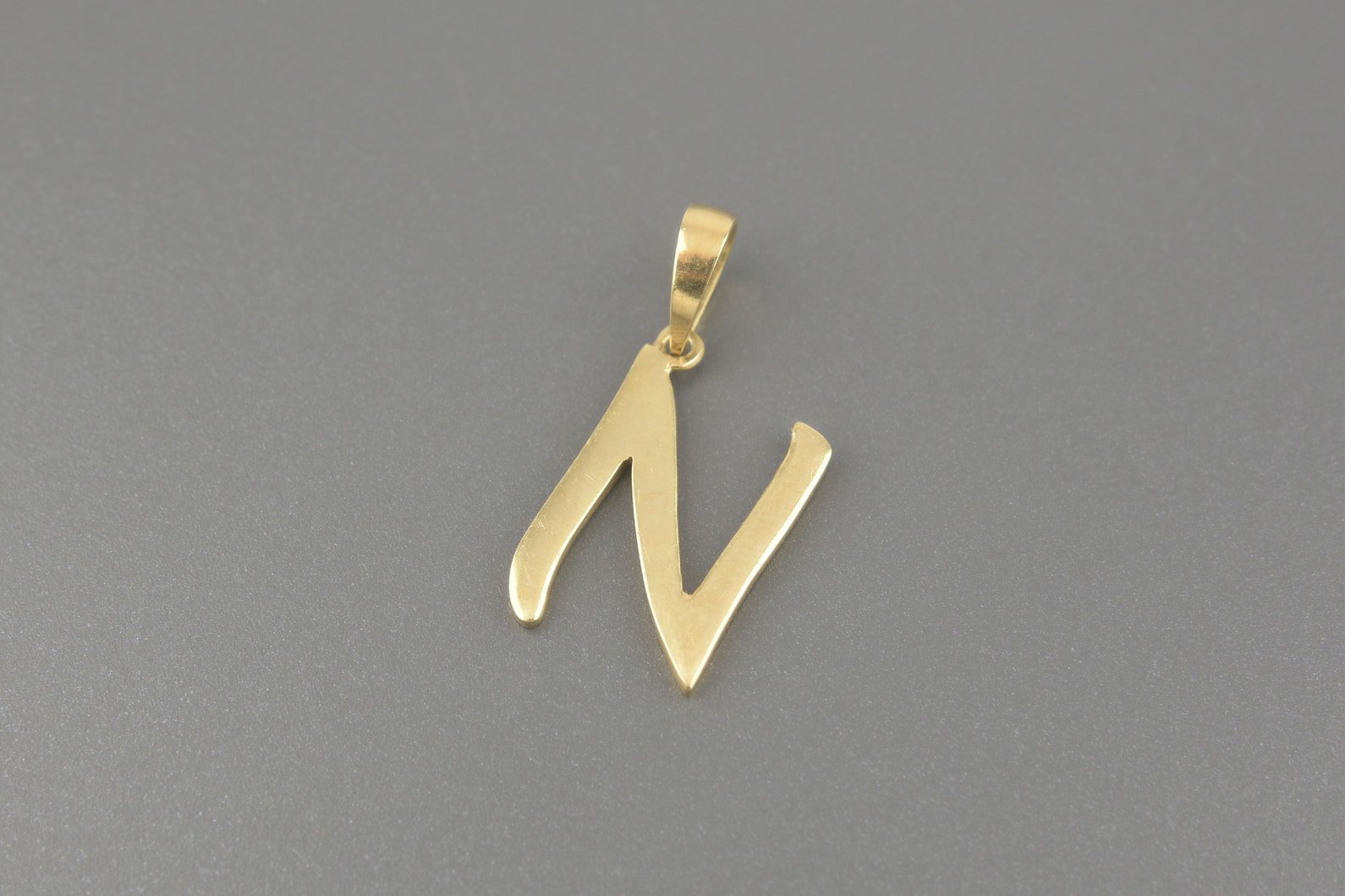 Pingente Letra N em Ouro Amarelo 18k