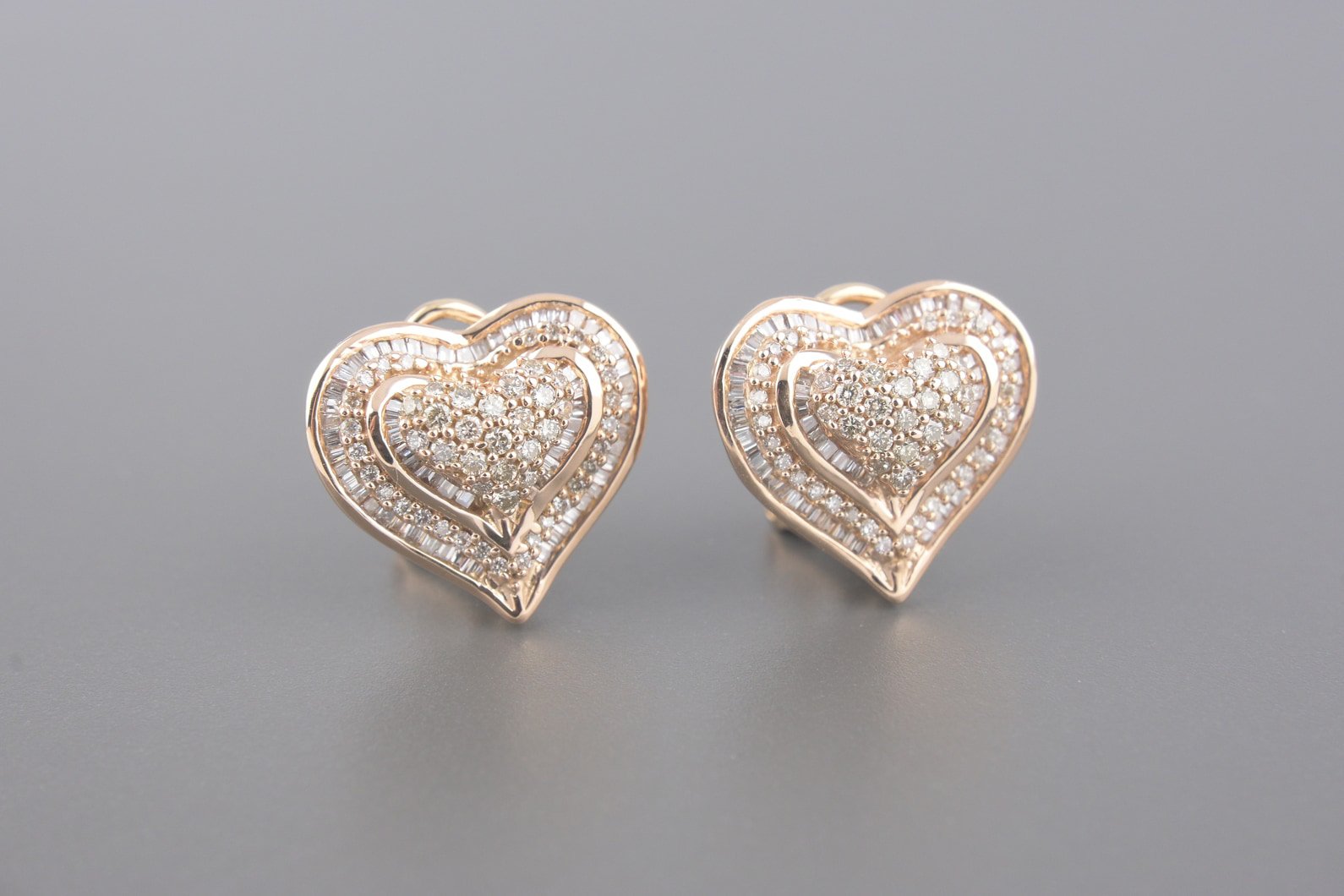 Brincos Coração em Ouro Rose 18k com Aprox. 1.16ct de Diamantes