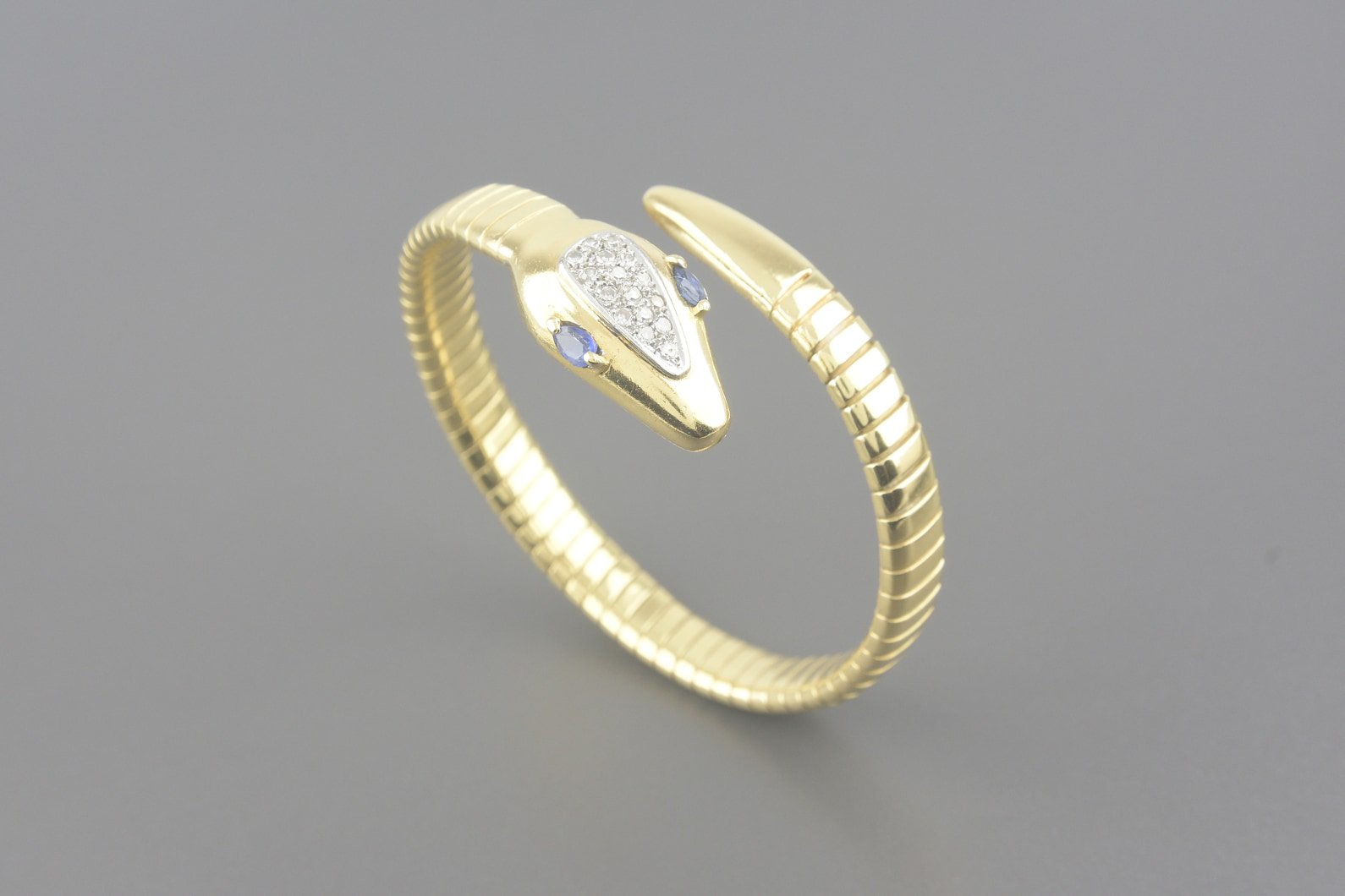 Bracelete Serpente em Ouro Amarelo 18k com Safiras de 4x3mm e Aprox. 16pts de Brilhantes