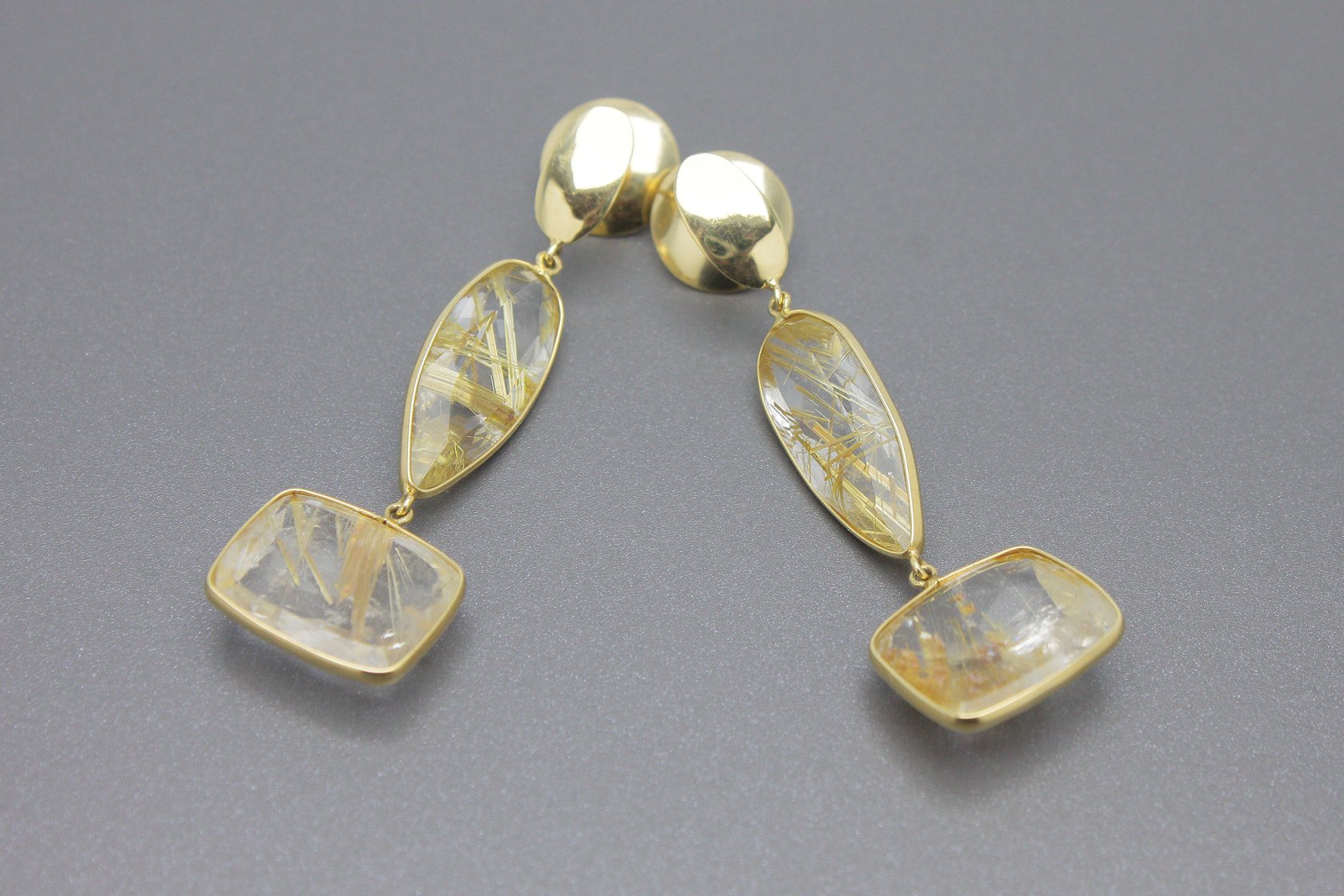 Brincos em Ouro Amarelo 18k com Quartzos Rutilados