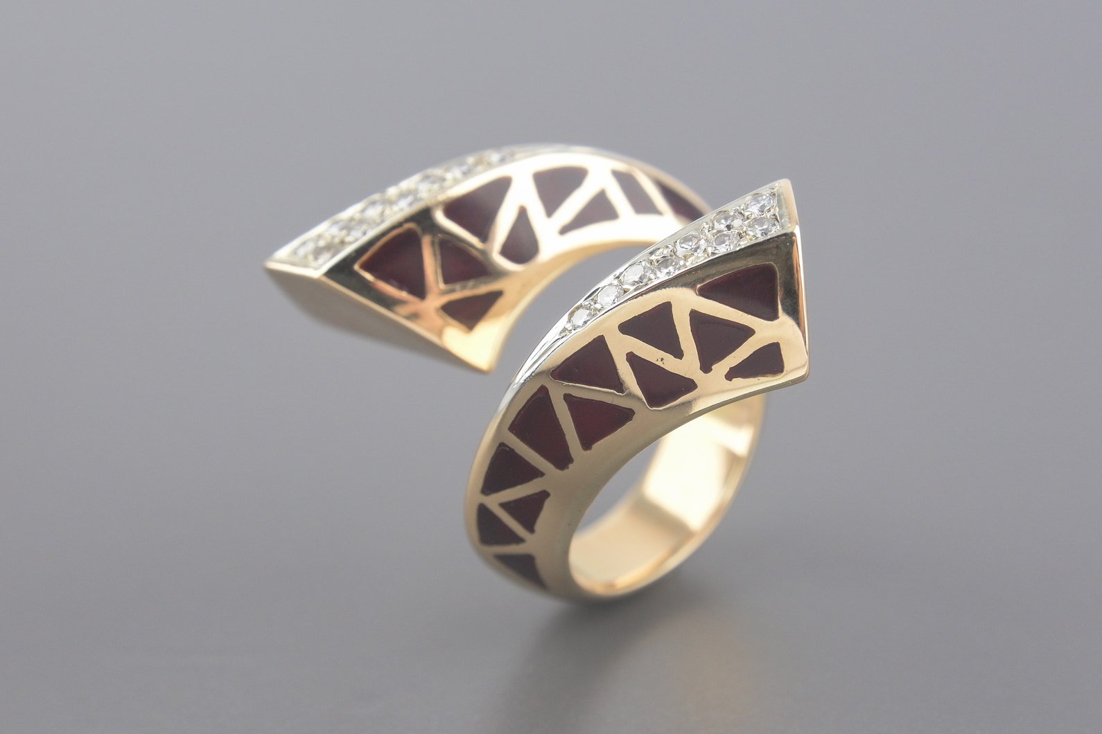 Anel em Ouro Rose 18k com Resina e Aprox. 18pts de Brilhantes