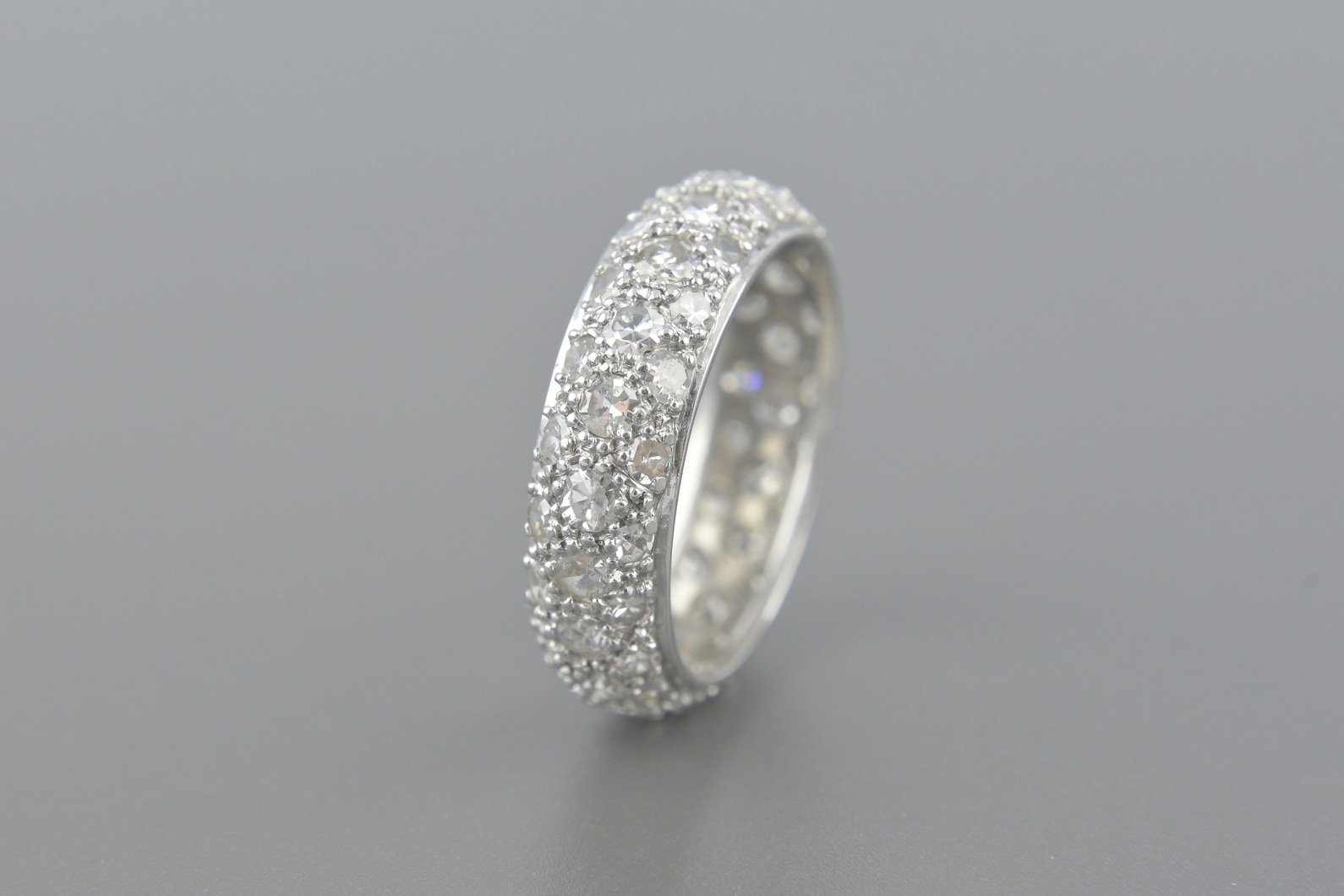 Aliança Inteira em Platina com Aprox. 1.6cts de Brilhantes